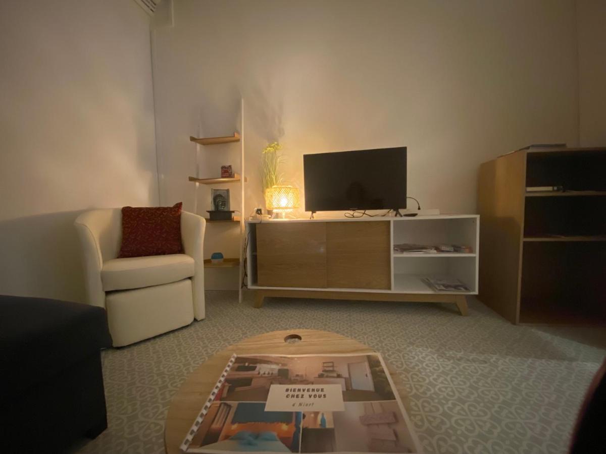 La Maison D'Angelique - Colocation Hoteliere A 150M Gare Tgv- Grande Cuisine Equipee & Salon - Fibre - Netflix Niort Eksteriør bilde